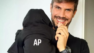 Ο Άκης Πετρετζίκης μπήκε στην κουζίνα με τον γιο του