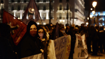 Πορεία διαμαρτυρίας στο Σύνταγμα για τον βιασμό της 24χρονης Γεωργίας