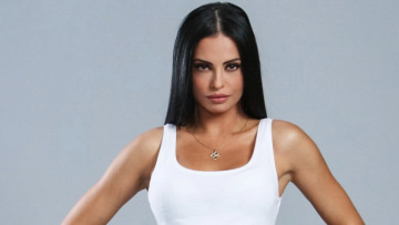 Η Δήμητρα Αλεξανδράκη ξεσπά για την επίθεση που δέχεται: «Κουράσατε, δεν κρύβομαι από κανέναν και δεν συγκαλύπτω ενόχους»