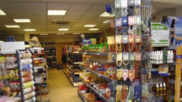 Λάρισα: Λήστεψαν με την απειλή μαχαιριού υπάλληλο μίνι μάρκετ