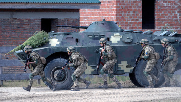 Ουκρανία: Ο «πόλεμος νεύρων» του Λονδίνου, η μάχη επιρροής των ΗΠΑ και οι φόβοι της Ρωσίας