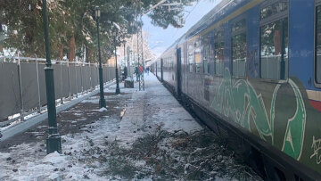 ΤΡΑΙΝΟΣΕ: Πληρώνει την αποζημίωση των €1.000 σε όσους ταλαιπωρήθηκαν στην κακοκαιρία 