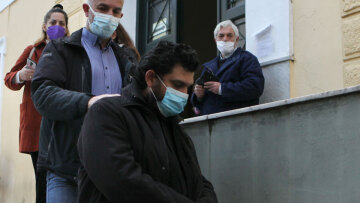 Κάτω Πατήσια: Νέα καταγγελία για τον ιερέα - Ζητούσε γυμνές φωτογραφίες από 14χρονη