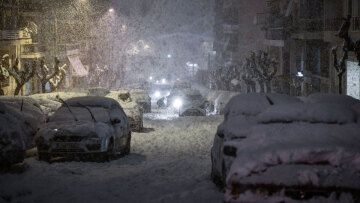 Κακοκαιρία «Ελπίς» - Σκρέκας: 200.000 σπίτια έμειναν χωρίς ρεύμα