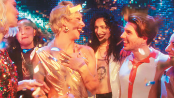 Μαλλιά-κουβάρια για το σποτ της Pantene