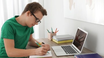 Τηλεκπαίδευση στα σχολεία που θα παραμείνουν κλειστά λόγω δυσμενών καιρικών συνθηκών
