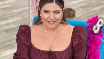 Η Δανάη Μπάρκα τραγουδάει Πρωτοψάλτη και γίνεται viral στο Instagram