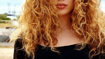 Ευγενία Ξυγκόρου: Ποια είναι η καλλονή που έπαιξε την «πέτρα του σκανδάλου» στη σειρά «Αγάπη παράνομη»