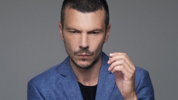 Ιωάννης Παπαζήσης: «Είμαι πάρα πολύ τυχερός που η μητέρα του παιδιού μου είναι η Βανέσα Αδαμοπούλου»