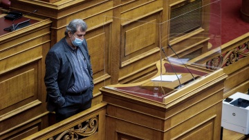 Όταν ο Πολάκης μπέρδεψε το τσίγκινο σώβρακο με το κράνος - Δείτε βίντεο