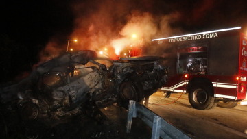 Τραγωδία στο Ευπάλιο: Νεκρός οδηγός αυτοκινήτου που πήρε φωτιά μετά από εκτροπή