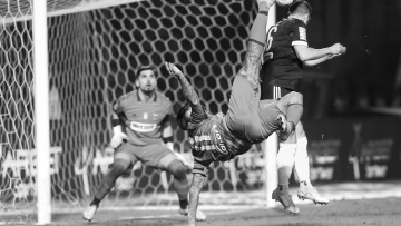 Άρης-ΑΕΚ: Ο Αραούχο σκόραρε με ψαλίδι και το αφιέρωσε στον δολοφονημένο Άλκη - Δείτε βίντεο