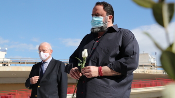 Ο Βαγγέλης Μαρινάκης τίμησε την μνήμη των θυμάτων της Θύρας 7 -Δείτε φωτογραφίες και βίντεο