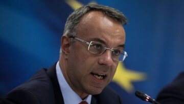 Σταϊκούρας: Το εισόδημα των νοικοκυριών αυξήθηκε κατά 4,7% το τρίτο τρίμηνο του 2021