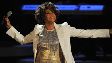 Γουίτνεϊ Χιούστον: Το τελευταίο τραγικό Σαββατοκύριακό της - Τα ναρκωτικά και τα ψέματα ότι τα είχε κόψει