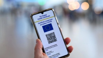 Πιστοποιητικά εμβολιασμού: Ηλεκτρονικά η αναγνώρισή τους για τους άνω των 60 που μένουν μόνιμα στο εξωτερικό