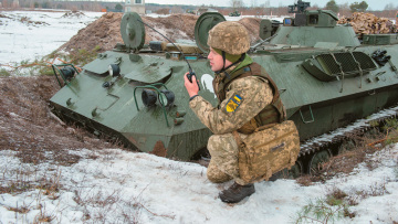 Ουκρανός υπουργός Εξωτερικών: Προς το παρόν αποφεύχθηκε εισβολή