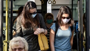 Κορωνοϊός - Κρατάμε τις μάσκες μέχρι τις απόκριες 