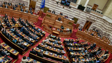 Βουλή: Αντιπαράθεση για τον ΕΦΚΑ - Το βράδυ η ονομαστική ψηφοφορία που ζήτησαν ΣΥΡΙΖΑ και ΚΚΕ