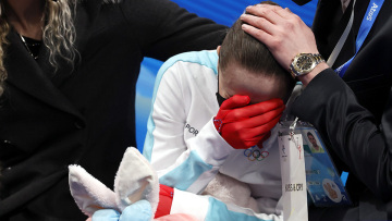 Χειμερινοί Ολυμπιακοί Αγώνες: Στην 4η θέση του ατομικού η 15χρονη Βαλίεβα - Έβαλε τα κλάματα