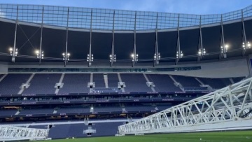 Βρετανία - Κακοκαιρία Γιούνις: «Χορεύει» την σκεπή του γηπέδου της Τότεναμ - Δείτε το βίντεο