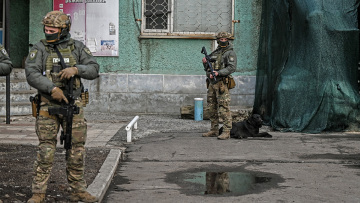 Στα πρόθυρα εμφυλίου η Ουκρανία - Βομβαρδισμοί, εκρήξεις και εκκενώσεις αμάχων