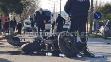 Λαμία - Τροχαίο: Σοβαρά τραυματίες δύο νεαροί, «εκτοξεύθηκαν» από τη μηχανή - Δείτε βίντεο και φωτογραφίες