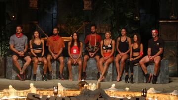 Survivor: Οι τρεις Διάσημοι του τάκου και η… φωτιά στους «κόκκινους» που δεν έσβησε ούτε με τη βροχή – Δείτε βίντεο