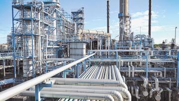 Πόλεμος στην Ουκρανία: Υποχωρούν από τα υψηλά επίπεδα οι τιμές του φυσικού αερίου στις διεθνείς αγορές 