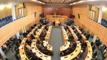 Πόλεμος στην Ουκρανία: Με ψήφισμα καταδικάζει η Κύπρος την εισβολή της Ρωσίας 