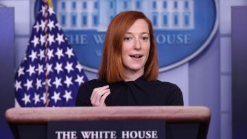 Εισβολή στην Ουκρανία: Ο αποκλεισμός της Ρωσίας από το τραπεζικό σύστημα SWIFT παραμένει στο τραπέζι, λένε οι ΗΠΑ