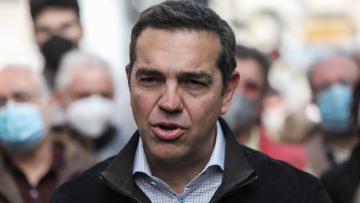 Τσίπρας: «Πρώτη φορά πρωθυπουργός εξαγγέλλει μέτρα στήριξης μιλώντας για ψίχουλα»