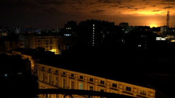 Εισβολή στην Ουκρανία: Εκρήξεις και αεροπορικές επιδρομές στο Κίεβο, φόβοι για μαζική εισβολή