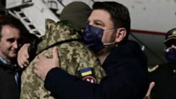 Πόλεμος στην Ουκρανία: Παρέδωσε την ανθρωπιστική βοήθεια ο Χαρδαλιάς - Δείτε φωτογραφίες