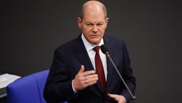 «Ένας καγκελάριος στον πόλεμο»: Πώς σχολιάζουν τα γερμανικά ΜΜΕ την απόφαση Σολτς να στείλει όπλα στην Ουκρανία