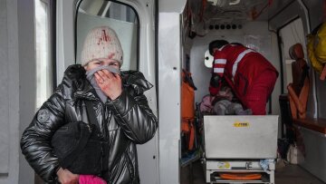 Ουκρανία: Επιτρέπεται σε ΙΧ αυτοκίνητα να φύγουν από τη Μαριούπολη, λέει ο δήμαρχος