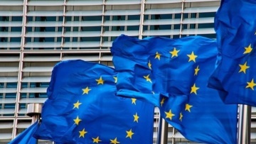  Κομισιόν: Επιβεβαιώνει την αναστολή στους δημοσιονομικούς κανόνες για το 2022 – «Παγώνει» την απόφαση για το 2023