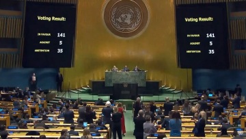 Εισβολή στην Ουκρανία: Η Γενική Συνέλευση του ΟΗΕ απαιτεί από τη Ρωσία να τερματίσει τον πόλεμο