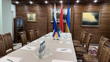 Ουκρανία: Στο ξενοδοχείο που διαλύθηκε η ΕΣΣΔ ο δεύτερος γύρος διαπραγματεύσεων Μόσχας - Κιέβου