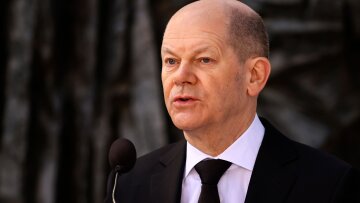 Σύνοδος G7: «Υπάρχουν συμβάσεις, αυτό είναι που μετράει» είπε ο Σολτς για τις πληρωμές σε ρούβλια που ζητά ο Πούτιν