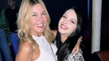 Χριστίνα Παππά: Η κοινή έξοδος με την Άννα Μπεζάν και τον γιο της, μετά την ανακοίνωση ότι θα γίνει γιαγιά