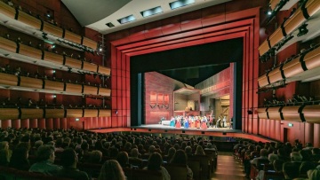 Εθνική Λυρική Σκηνή: Γιουχαΐσματα στους συντελεστές παράστασης γιατί διαφώνησαν με κίνηση στήριξης της Ουκρανίας