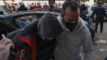 Τετραπλό φονικό στην Ανδραβίδα: «Όλοι έχουμε ευθύνη» λέει η δικηγόρος της οικογένειας
