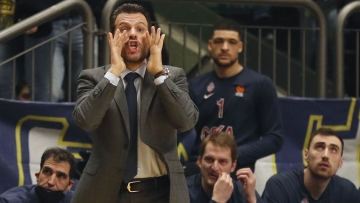 Δημήτρης Ιτούδης: Άγριο κράξιμο στον κόουτς της ΤΣΣΚΑ γιατί δεν φεύγει από τη Ρωσία