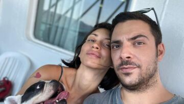 Η σύντροφoς του Πάνου Νάτση απαντά στις φήμες που τη θέλουν έγκυο