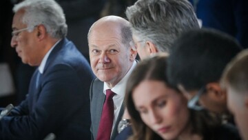 Σύνοδος Κορυφής: Αντίθετος ο Σολτς με την «ταχεία» ένταξη της Ουκρανίας στην ΕΕ