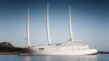 Πόλεμος στην Ουκρανία:  Η Ιταλία κατάσχεσε γιοτ αξίας μισού δισεκ. που ανήκε στον Ρώσο ολιγάρχη Αντρέι Μελνιτσένκο