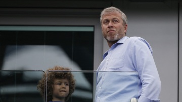 Μεγάλη Βρετανία: «Πράσινο φως» για την πώληση της Τσέλσι με όρο να μην βγάλει κέρδος ο Αμπράμοβιτς