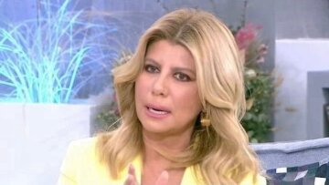 Ζήνα Κουτσελίνη: «Υπάρχει παρουσιάστρια που της προτείνουν τα τριπλάσια χρήματα για να αλλάξει σταθμό»