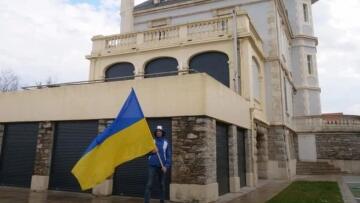 Πόλεμος στην Ουκρανία: Ακτιβιστές κατέλαβαν τη βίλα του πρώην γαμπρού του Πούτιν στο Μπιαρίτζ της Γαλλίας 